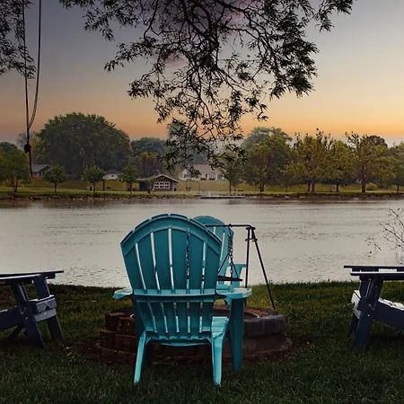 Waterfront Home With Arcade, Massagechair, Firepit