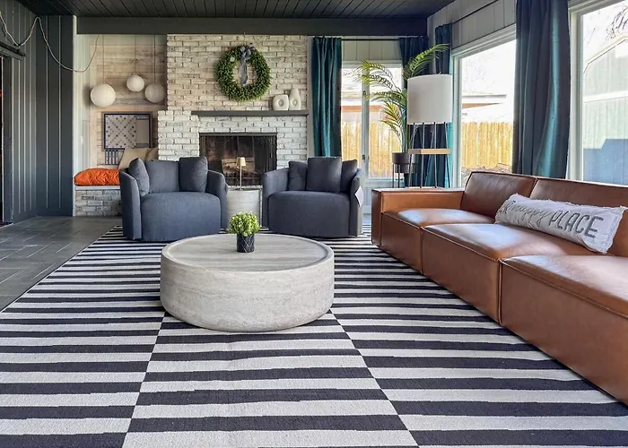 Holiday home Waterfront With Arcade, Massagechair, Firepit, Infinity Game Table Rockford