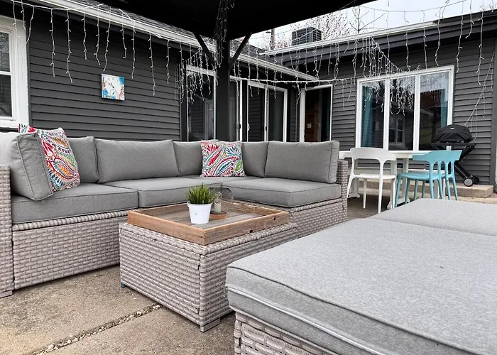 Waterfront With Arcade, Massagechair, Firepit, Infinity Game Table *
