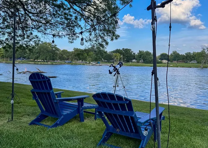 Waterfront With Arcade, Massagechair, Firepit, Infinity Game Table Rockford